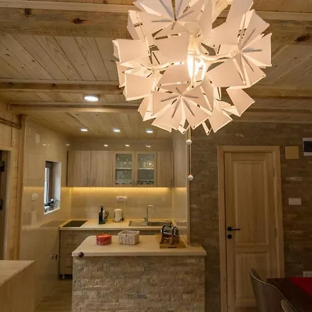 Brvnara Ljubomir, Planina Tara, 샬레 *