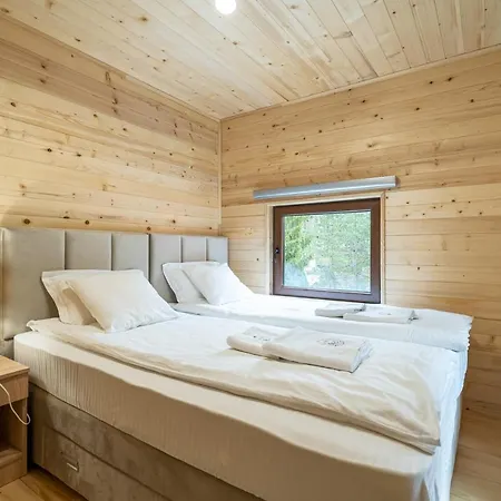 Brvnara Ljubomir, Planina Tara, 샬레 *